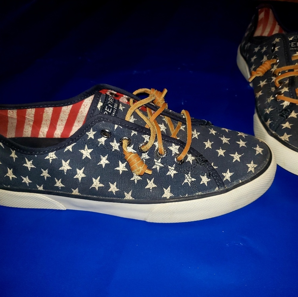 SPERRYS - Picture 3 of 4
